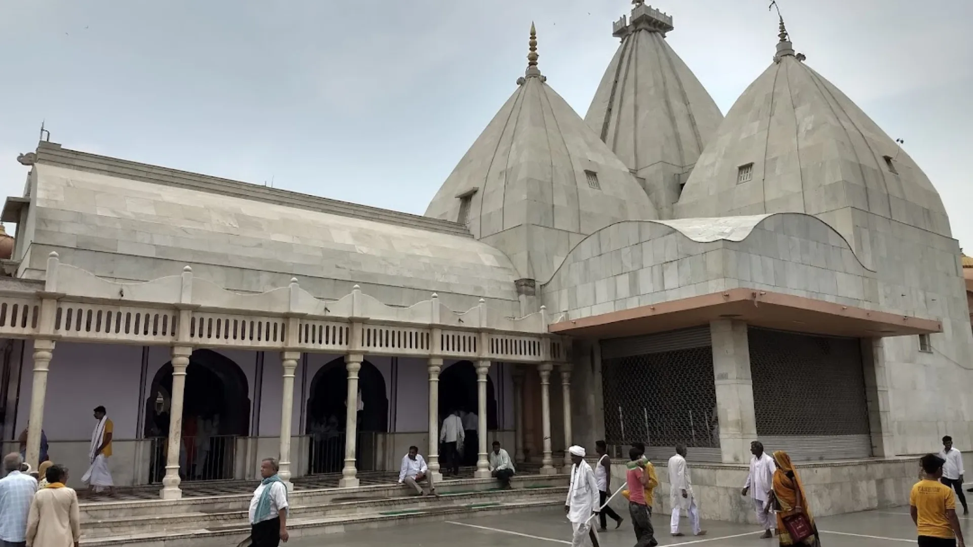 Banke Bihari Temple Darshan Vrindavan Experience